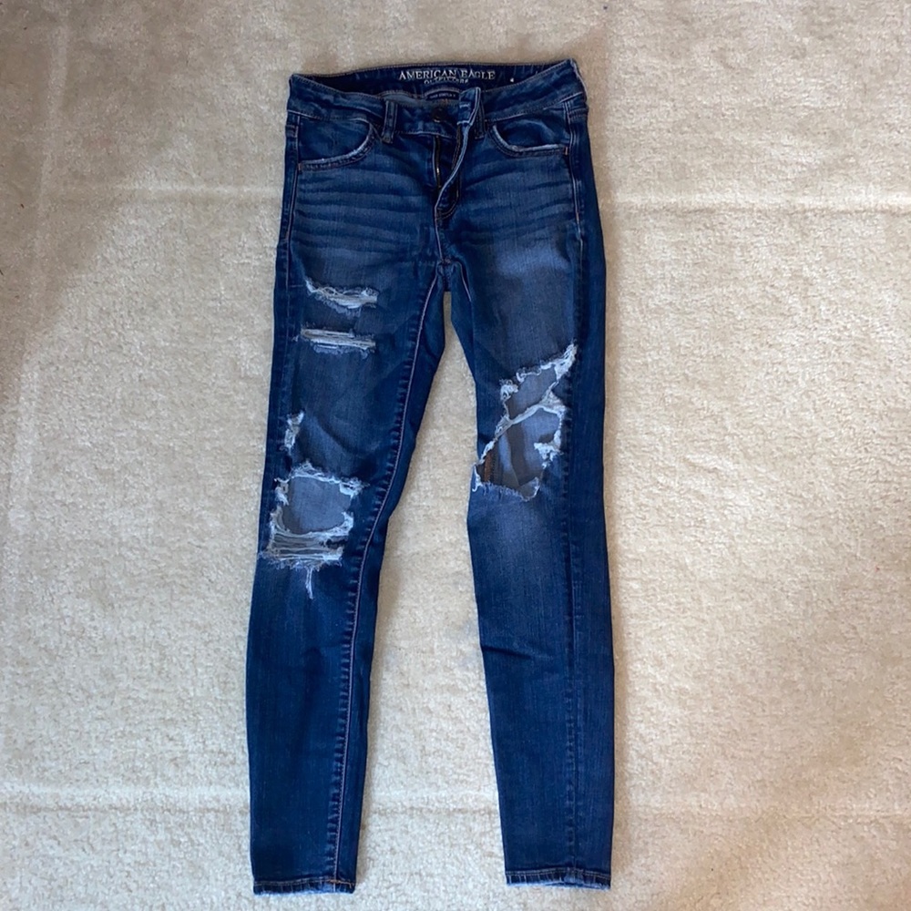 American Eagle super stretch, high-waisted, ripped jeggings.